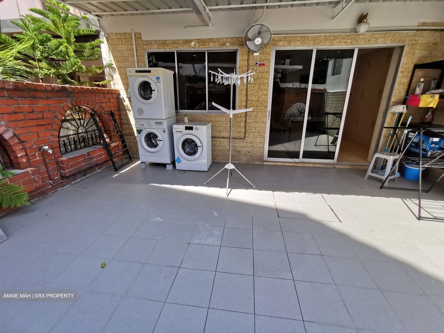 Golden Hill Estate (D19), Terrace #333949261